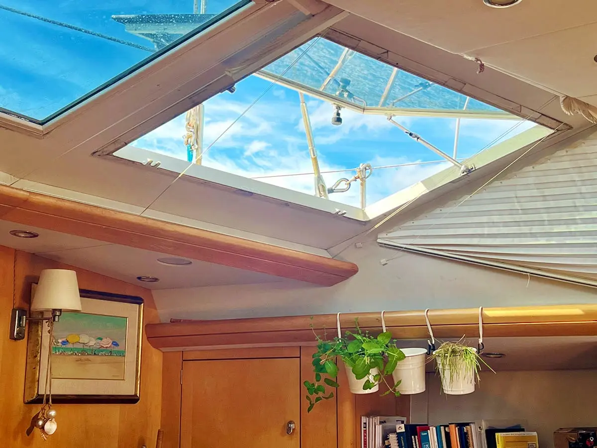 Saloon-deck Windows